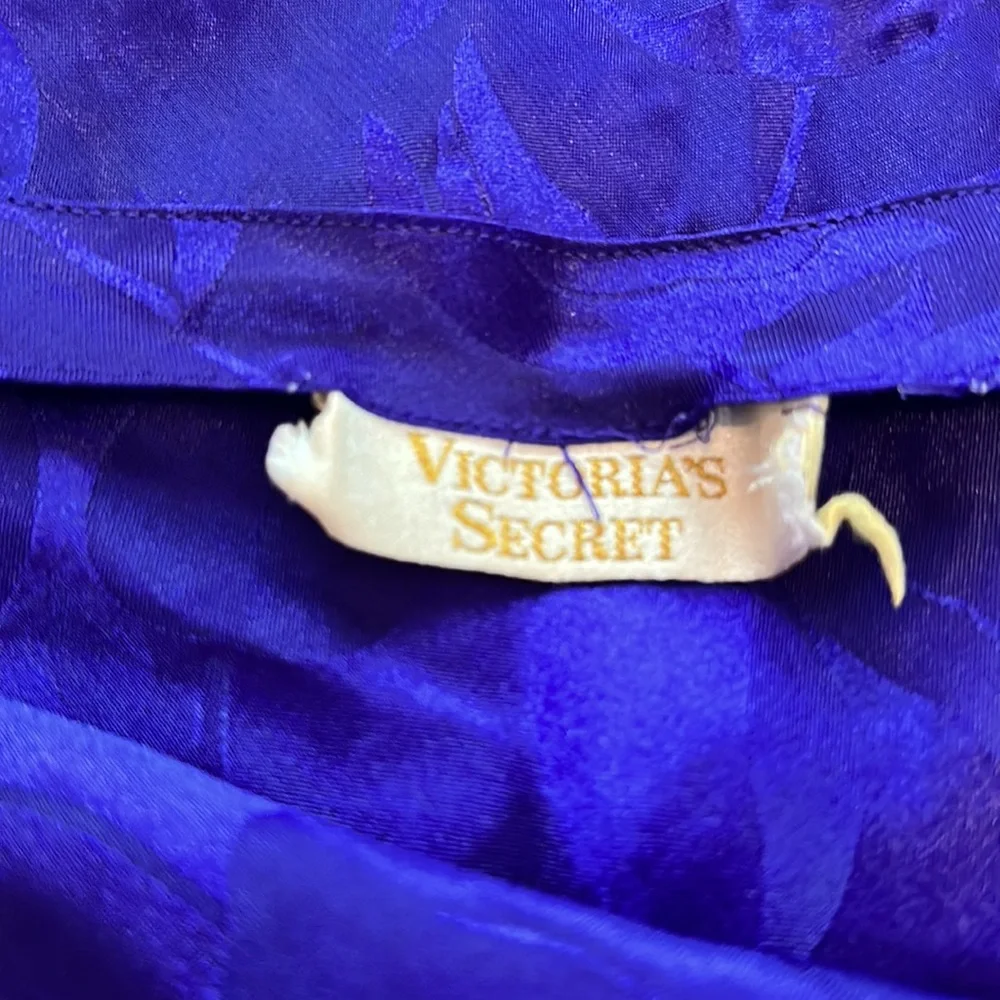 Victoria’s Secret 2-piece 2012 purple black embossed M/6 polyester nightie/panty